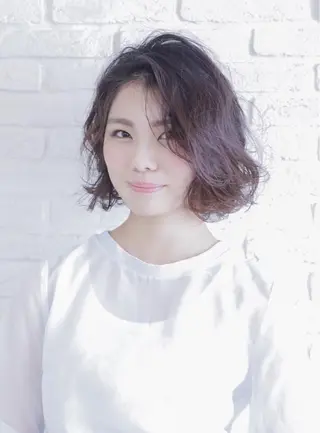 ミディアム カラー パーマ ヘアケア特化型サロン newi 京橋のヘアスタイル