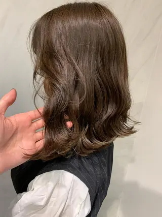 ミディアム カラー TENELE所属・チバ タクミのヘアスタイル