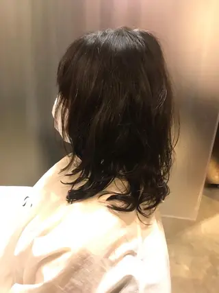 ミディアム パーマ 縮毛矯正専門店店長 佐々木動画モデル募集のヘアスタイル