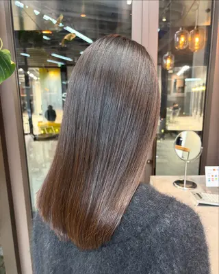セミロング 艶髪ストレート/ 理美容師/ショウキのヘアスタイル