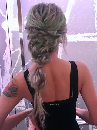 ロング ヘアアレンジ 森本 笑のヘアスタイル