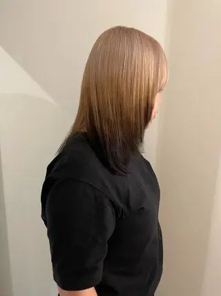 ミディアム カラー 渋谷 留菜のヘアスタイル