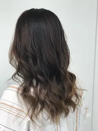 セミロング 下條 真のヘアスタイル