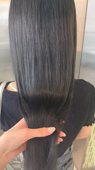 ロング RUKA🩰透明感 寒色カラー/レイヤーのヘアスタイル