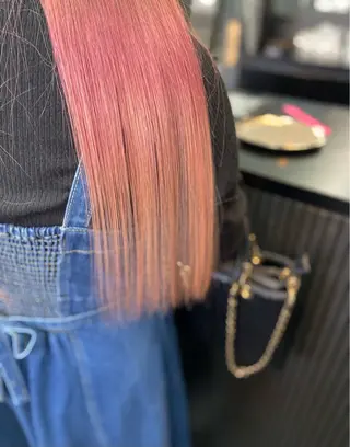 ロング 瀧下 唯のヘアスタイル