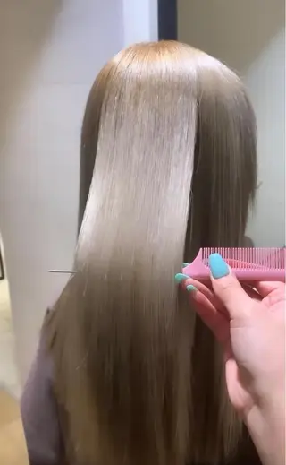 ロング カラー ヘアアレンジ Moana by HEADLIGHT所属・tomoka/ デザインカラー🌺のヘアスタイル