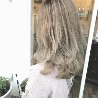 セミロング ＨＩ ROのヘアスタイル