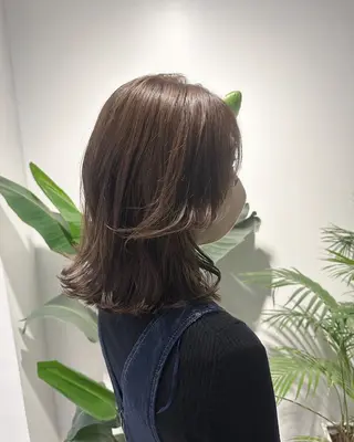 ミディアム MIA スタイリストのヘアスタイル