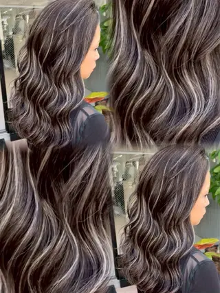 ロング カラー onyx所属・ミルクティーベージュ ケアブリーチカラーのヘアスタイル