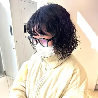 ショート パーマ デザインカラー/パー マ🦖外岡咲希🦖のヘアスタイル