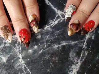 ミディアム ネイル クロキ 。のネイルデザイン