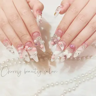 ネイル SAKURA 🍒のネイルデザイン