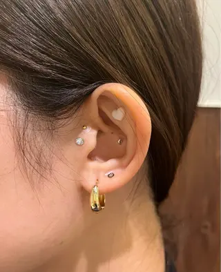 𝑟𝑖𝑛𝑎🤍 耳つぼ&マツエクのマツエク・マツパデザイン