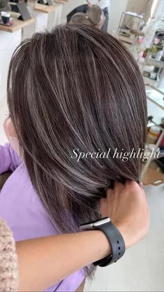 ロング アルーナビューティデザイン所属・鈴木 妃帆未のヘアスタイル