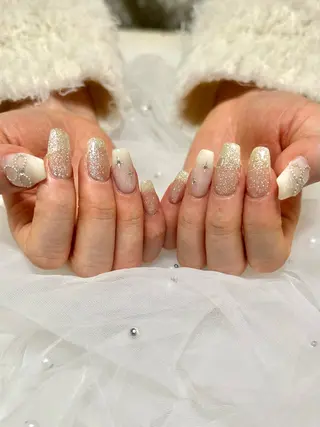 ネイル EmaNail天満橋店所属・EmaNail Risaのネイルデザイン