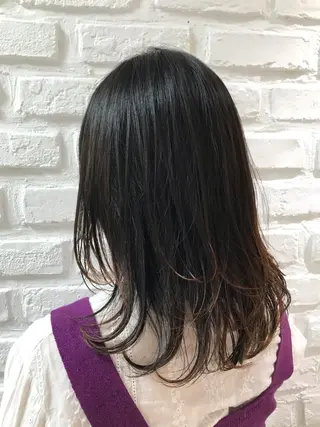 セミロング 【暖色カラー特化】 中山由梨のヘアスタイル