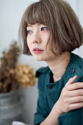 ショート カラー fio マナミのヘアスタイル