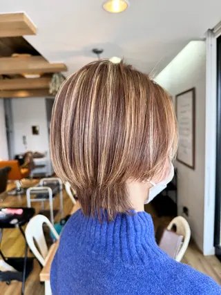 ショート カラー ツキダテ ユイのヘアスタイル