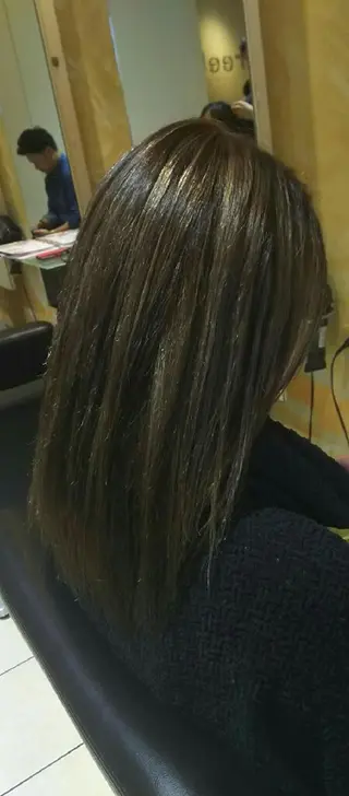 ミディアム カラー SHAFT Ieiriのヘアスタイル