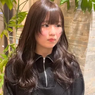 ロング 大阪ウルフカット 🐺デザインカラーのヘアスタイル