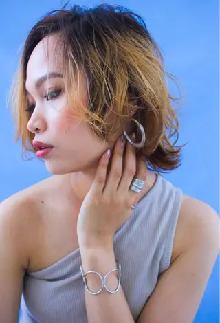 ミディアム 小田 莉加子のヘアスタイル