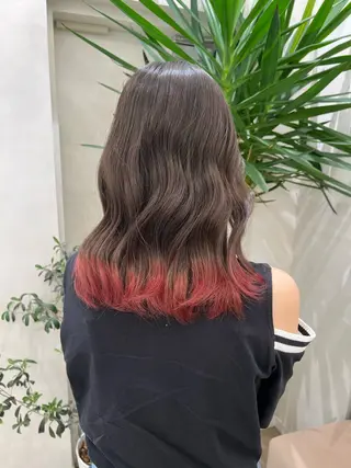 セミロング 𝑴𝑰𝑨🎀赤髪 /ピンク/髪質改善のヘアスタイル