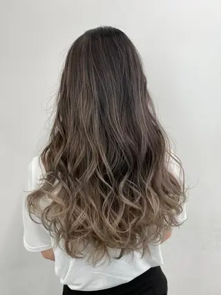 セミロング カラー 【公式】amble luxe池袋東口🩷のヘアスタイル