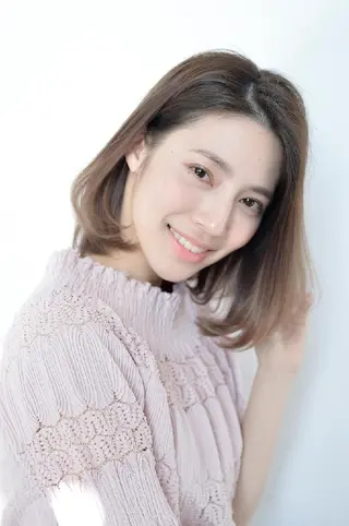 ミディアム カラー 三好 麻美のヘアスタイル