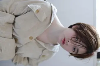 ショート カラー 鍵山 千秋のヘアスタイル