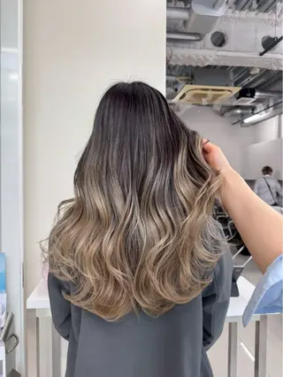 ロング カラー ALIVE ゆずはのヘアスタイル
