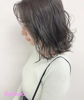 ミディアム カラー 色白に見える暗髪 梅田・増田のヘアスタイル