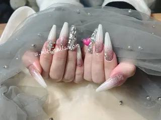 ネイル U·Mi nail salon所属・U·MI 長さ出し専門店のネイルデザイン