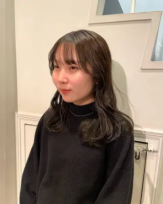 ロング カラー 向坂 亜美のヘアスタイル