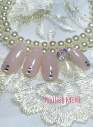 ネイル 小顔・毛穴・たるみ ネイル　似内真樹のエステ・リラクイメージ