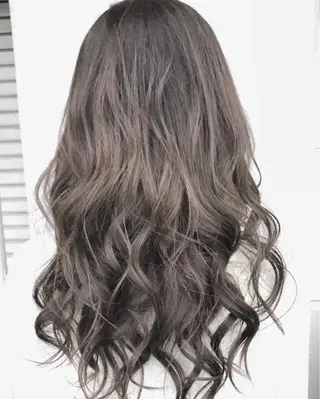ロング カラー レイヤーカット匠 イソザキノリユキのヘアスタイル