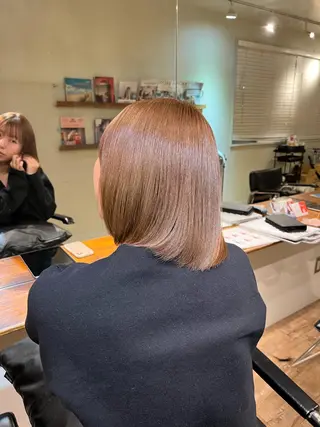 ミディアム Lisa🪄似合わせ ／デザインカラーのヘアスタイル