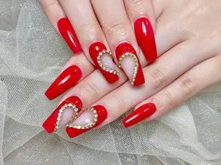 ネイル 🦋 Queenieのネイルデザイン