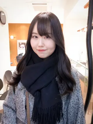 セミロング カラー yiye青山店所属・yiye shioriのヘアスタイル