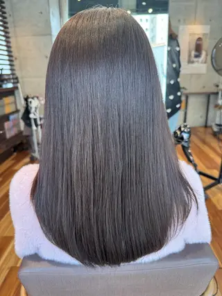 セミロング カラー RECALO 福島所属・篤 侑弘のヘアスタイル