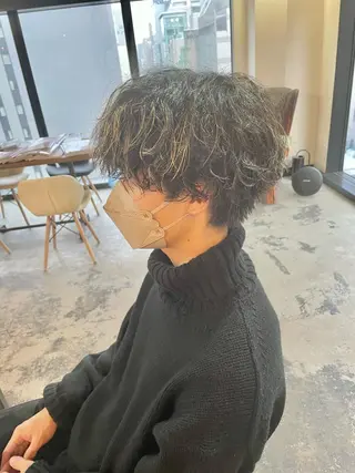 パーマ メンズ La fith hair ray 札幌店所属・顔まわり/W カラー/リョウのヘアスタイル