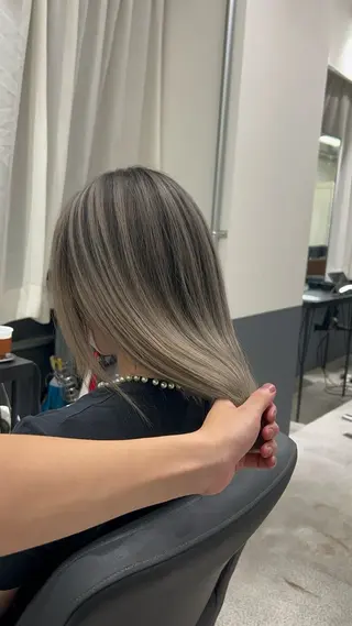 カラー YUDAIブリーチ• カラー/心斎橋•難波のヘアスタイル