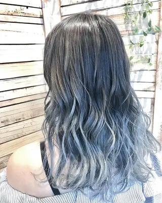 セミロング カラー 島袋 ナオユキのヘアスタイル