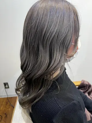 ロング カラー 三條場 彩夏のヘアスタイル