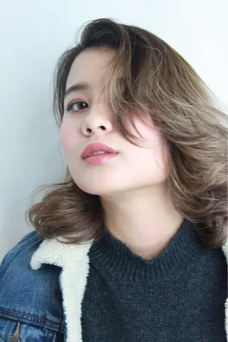 ミディアム H所属・H (エイチ) 烏丸御池店のヘアスタイル