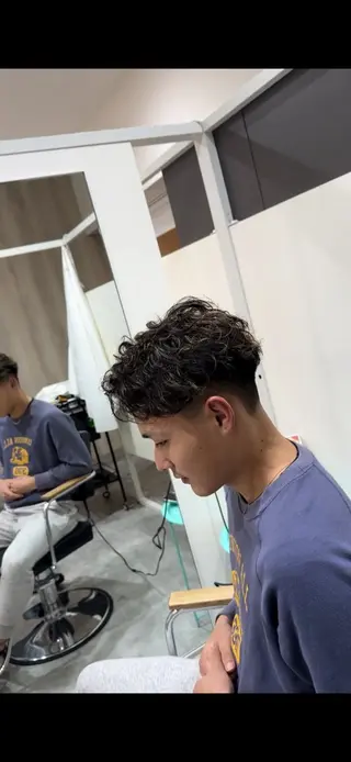 ショート パーマ メンズ Chere ore 新金岡所属・ツイスパ/フェード /辻諒哉のヘアスタイル