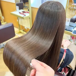 セミロング サンテヴィスタ　本八幡店所属・中根　いち 美髪を作るプロのヘアスタイル
