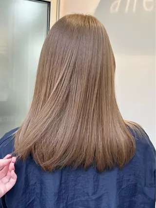 セミロング カラー ベージュカラー🐏 🤎塚原優芽のヘアスタイル