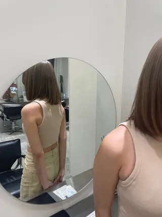 ショート カラー elena byartefice所属・安達 萌花のヘアスタイル