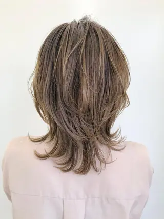 ミディアム カラー 🤍オオカワ レイナ🤍のヘアスタイル