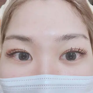 マツエク・マツパ 曲がる縮毛矯正 LIBER 　岩名のヘアスタイル